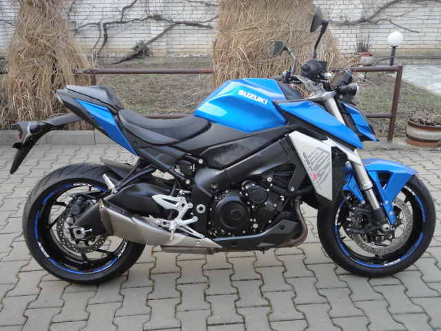 SUZUKI GSX-S950 