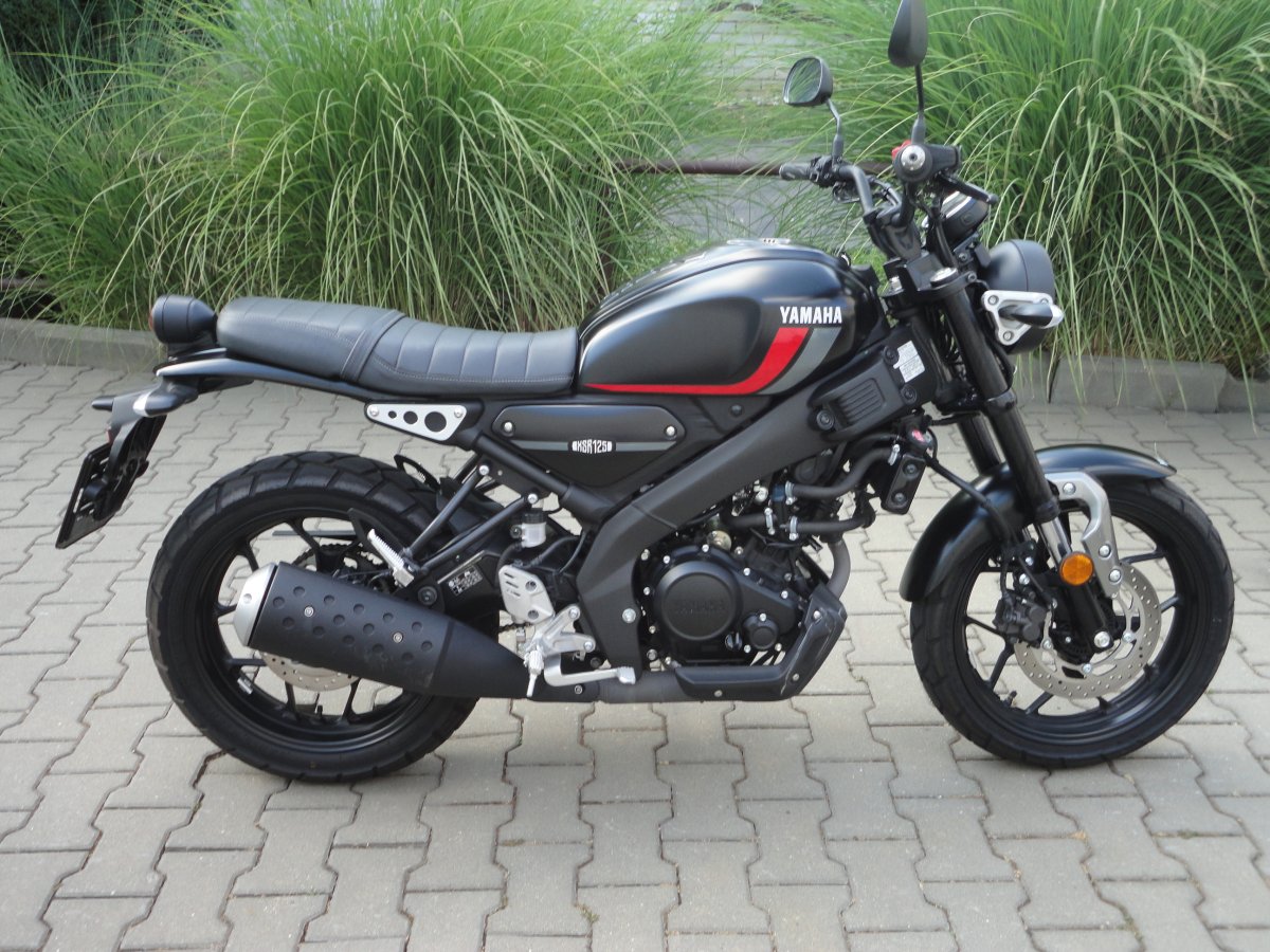 YAMAHA XSR125 